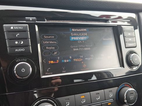 Used 2019 Nissan Rogue S AWD/4WD image 16