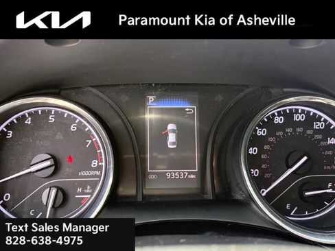 Used 2019 Toyota Camry SE FWD image 9