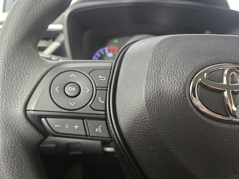 Used 2021 Toyota Corolla LE image 15