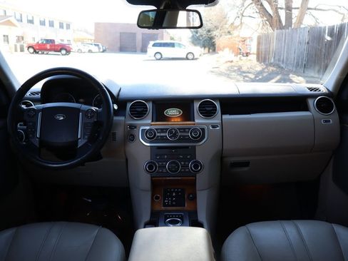 Used 2015 Land Rover LR4 HSE image 17