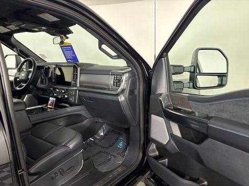 Certified 2025 Ford F350 Platinum image 35