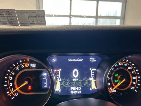 Used 2020 Jeep Gladiator Overland image 11