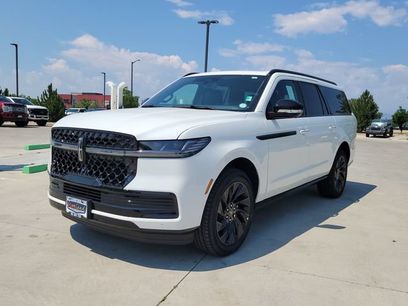 New 2027 Lincoln Navigator L Reserve w/ Jet Appearance Package