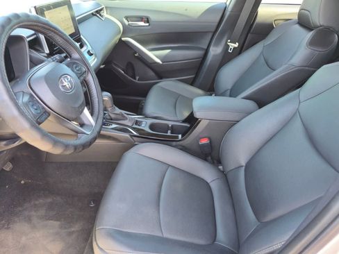 Used 2024 Toyota Corolla Cross XLE w/ Convenience Package image 18