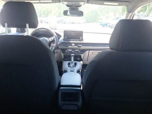 Used 2024 Honda HR-V Sport image 9