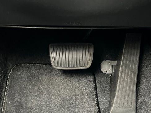 Certified 2025 Kia Sorento S image 47