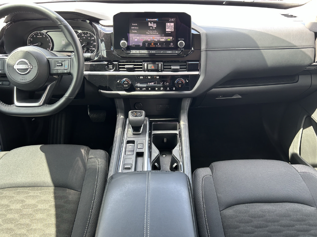 Used 2025 Nissan Pathfinder SV FWD image 20