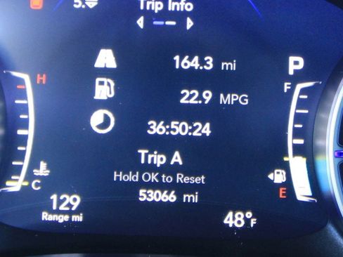 Used 2024 Chrysler Pacifica Touring-L FWD image 22