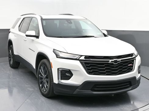 Certified 2023 Chevrolet Traverse RS image 2