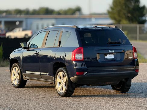 Used 2013 Jeep Compass Latitude AWD/4WD image 10