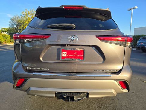 Certified 2021 Toyota Highlander Platinum image 15