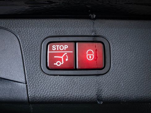 Certified 2022 Mercedes-Benz GLC 300 4MATIC image 22