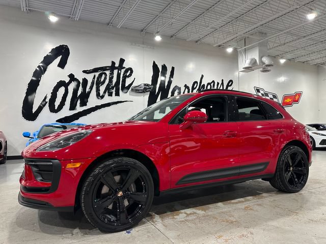 Used 2023 Porsche Macan AWD/4WD image 27