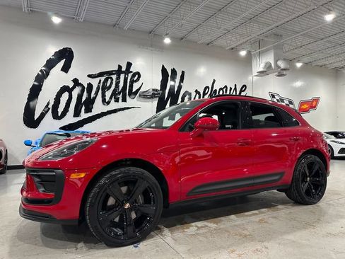 Used 2023 Porsche Macan AWD/4WD image 27