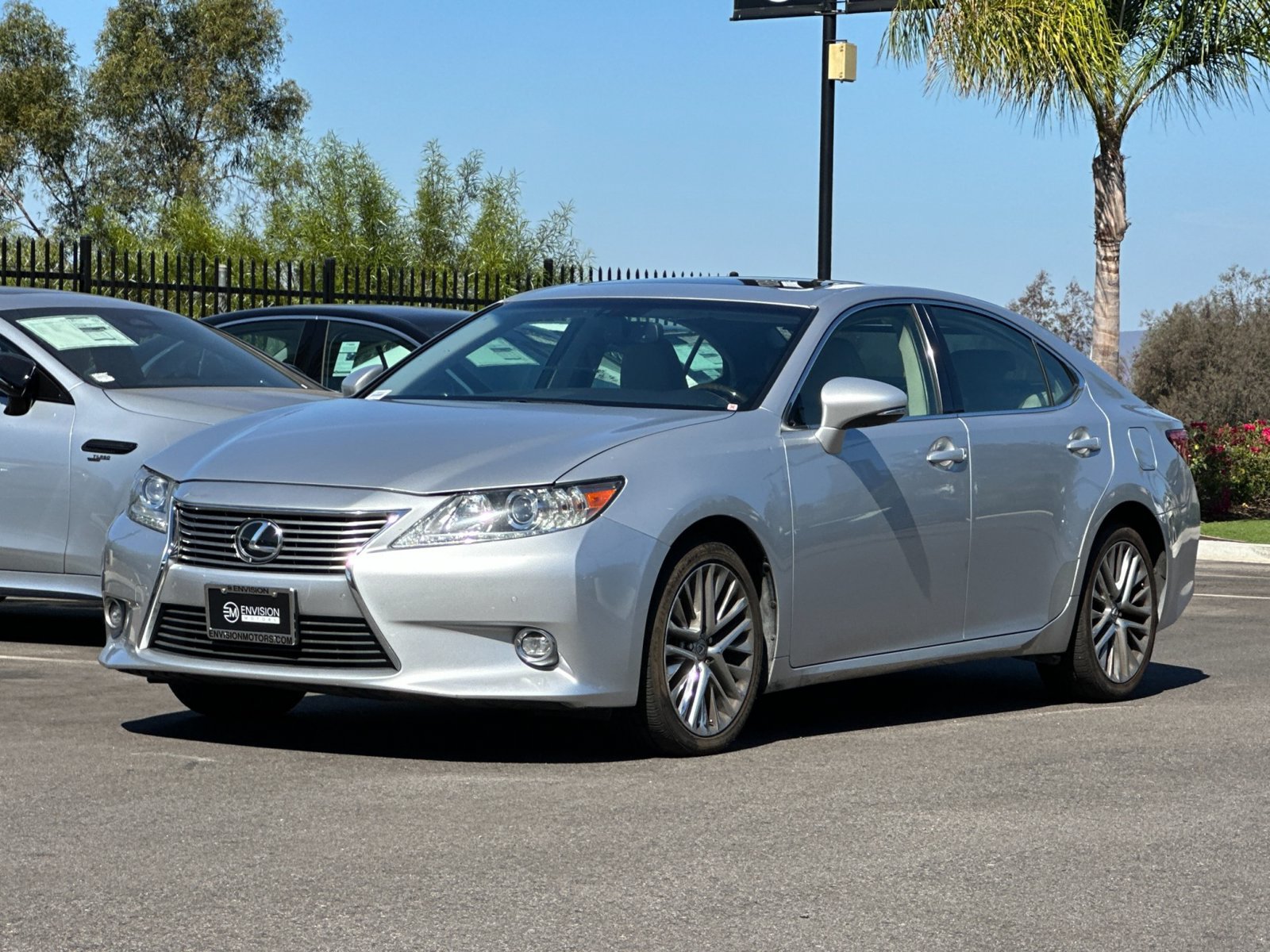 Used 2014 Lexus ES 350 w/ Luxury Package FWD image 7