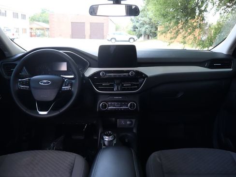 Used 2022 Ford Escape SE w/ SE Sport Appearance Package FWD image 16