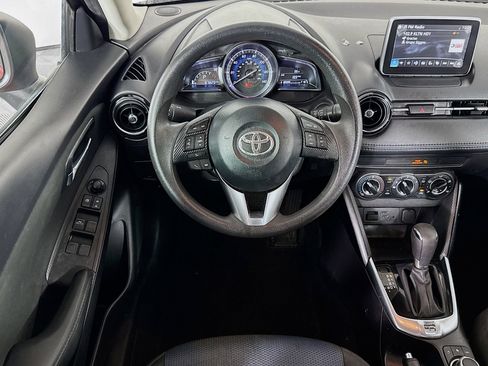 Used 2017 Toyota Yaris iA image 23