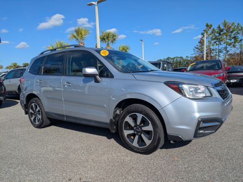 Used 2018 Subaru Forester 2.5i Premium image 2