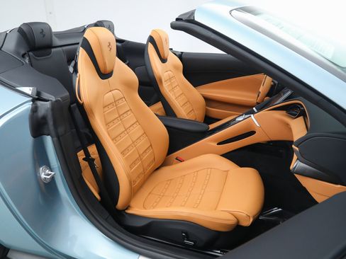 Certified 2025 Ferrari Roma Spider RWD image 23