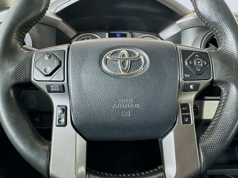 Used 2020 Toyota Tacoma SR5 RWD image 27