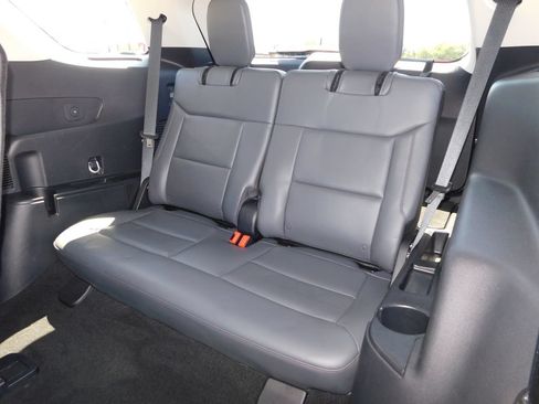 Used 2025 Ford Explorer Active w/ Active Comfort Package AWD/4WD image 35