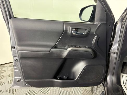 Used 2021 Toyota Tacoma TRD Off-Road AWD/4WD image 16