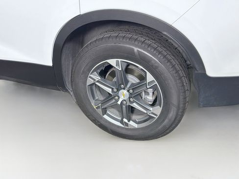 Used 2025 Chevrolet Blazer LT FWD image 11