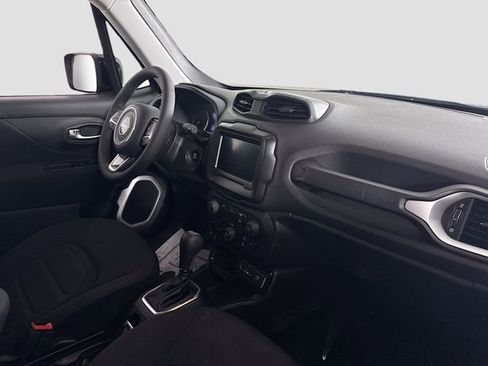 Used 2021 Jeep Renegade Latitude image 26