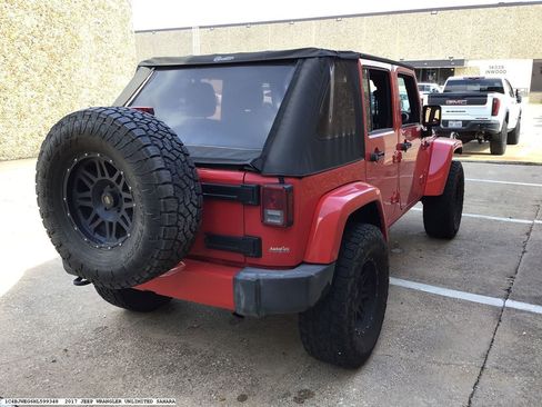 Used 2017 Jeep Wrangler Unlimited Sahara w/ Connectivity Group AWD/4WD image 6