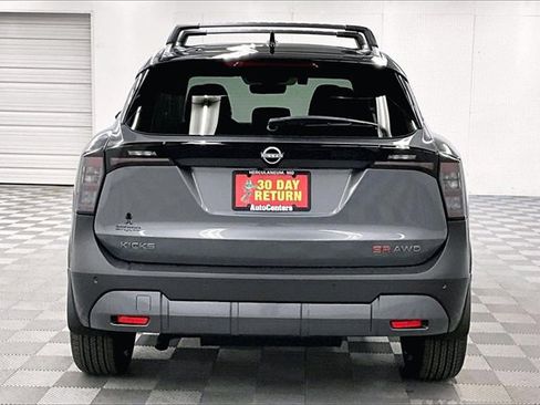 New 2026 Nissan Kicks SR image 4