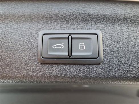 Used 2023 Audi Q3 2.0T Premium image 10