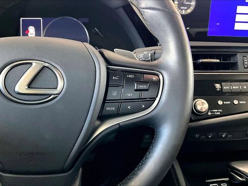 Used 2024 Lexus ES 250 w/ Premium Package image 44