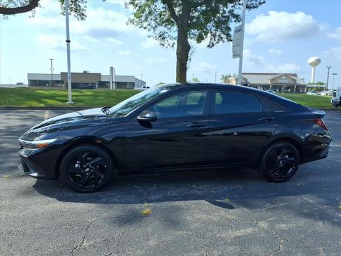 Used 2026 Hyundai Elantra Sport FWD image 4