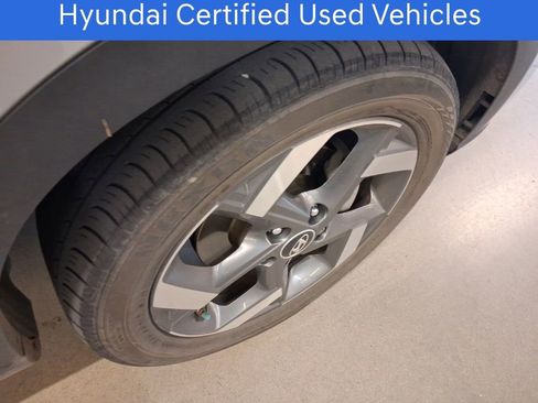 Certified 2021 Hyundai Venue SEL image 12