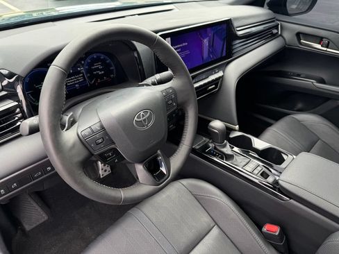 Used 2025 Toyota Camry XSE FWD image 14