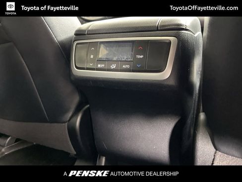 Used 2017 Toyota Highlander SE image 10