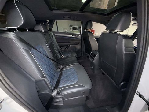 Used 2024 Volkswagen Atlas Cross Sport SEL Premium R-Line image 16