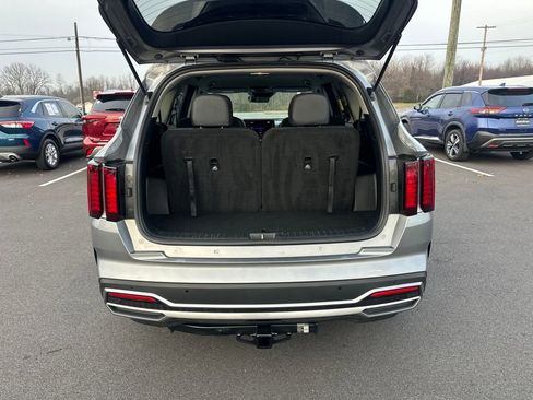 Used 2022 Kia Sorento S image 11