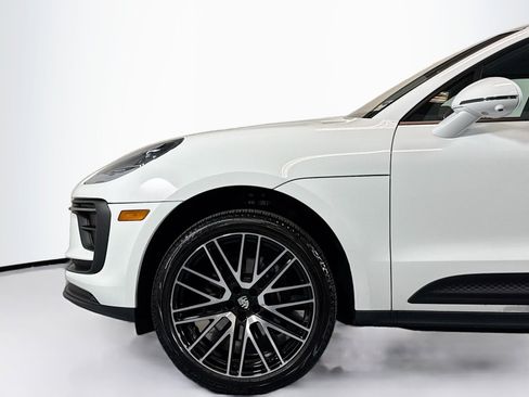 Used 2025 Porsche Macan image 26