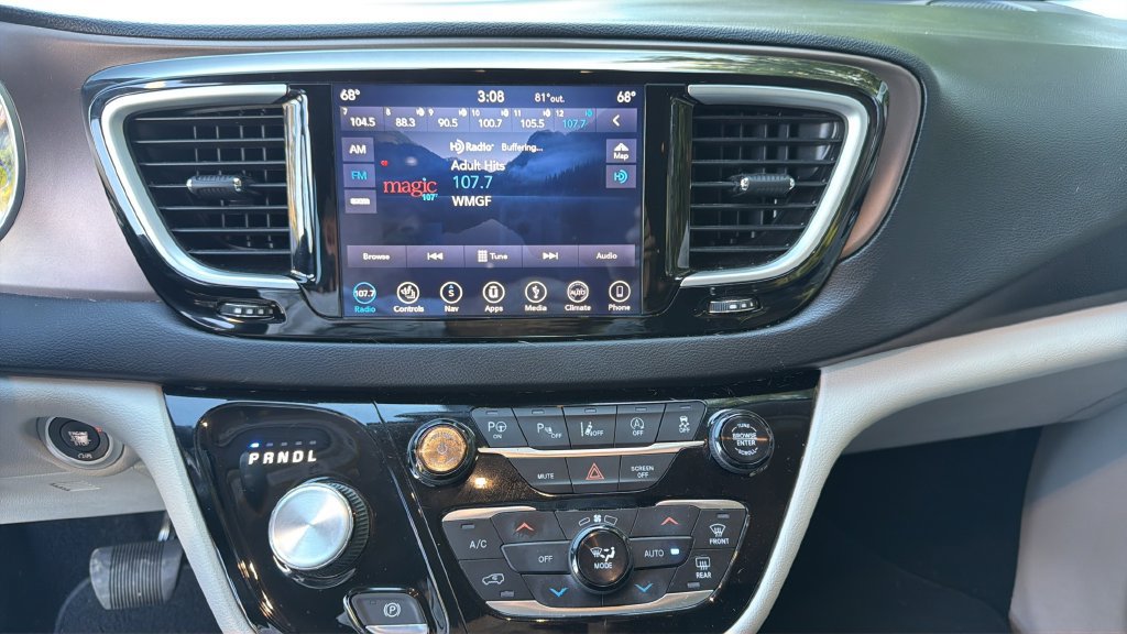 Used 2019 Chrysler Pacifica Touring-L w/ Advanced Safetytec Group FWD image 24