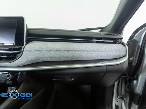 Used 2025 Jeep Compass Sport image 38