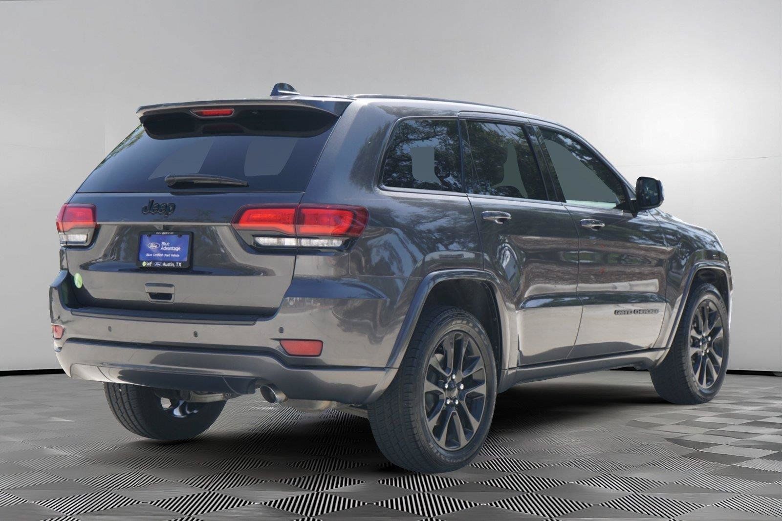 Used 2018 Jeep Grand Cherokee Altitude RWD image 5