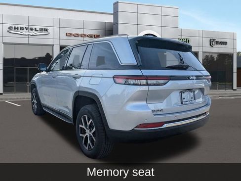 Used 2025 Jeep Grand Cherokee Limited image 5