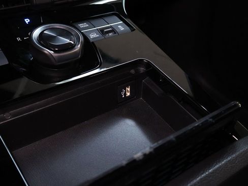 Used 2024 Subaru Solterra Premium image 33