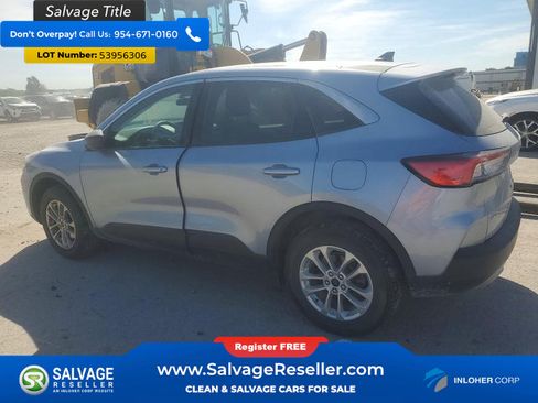 Used 2022 Ford Escape SE w/ Cold Weather Package AWD/4WD image 3
