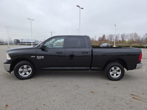 Used 2019 RAM 1500 Classic SLT image 14