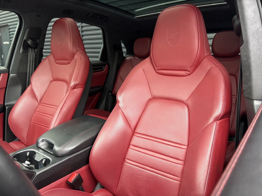 Used 2021 Porsche Cayenne GTS AWD/4WD image 12