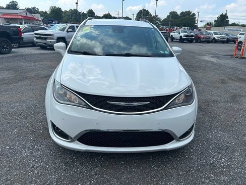Used 2020 Chrysler Pacifica Touring-L w/ Advanced Safetytec Group FWD image 16