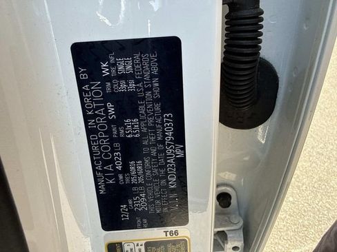 Used 2025 Kia Soul LX w/ LX Technology Package FWD image 29