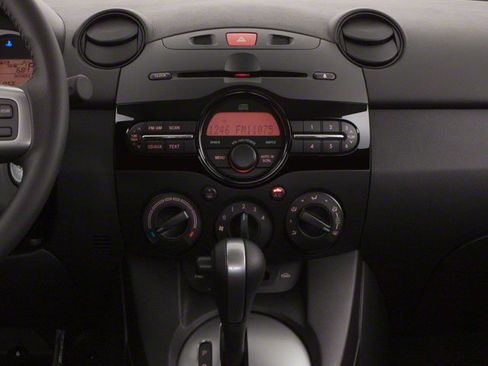 Used 2013 MAZDA MAZDA2 Touring FWD image 13